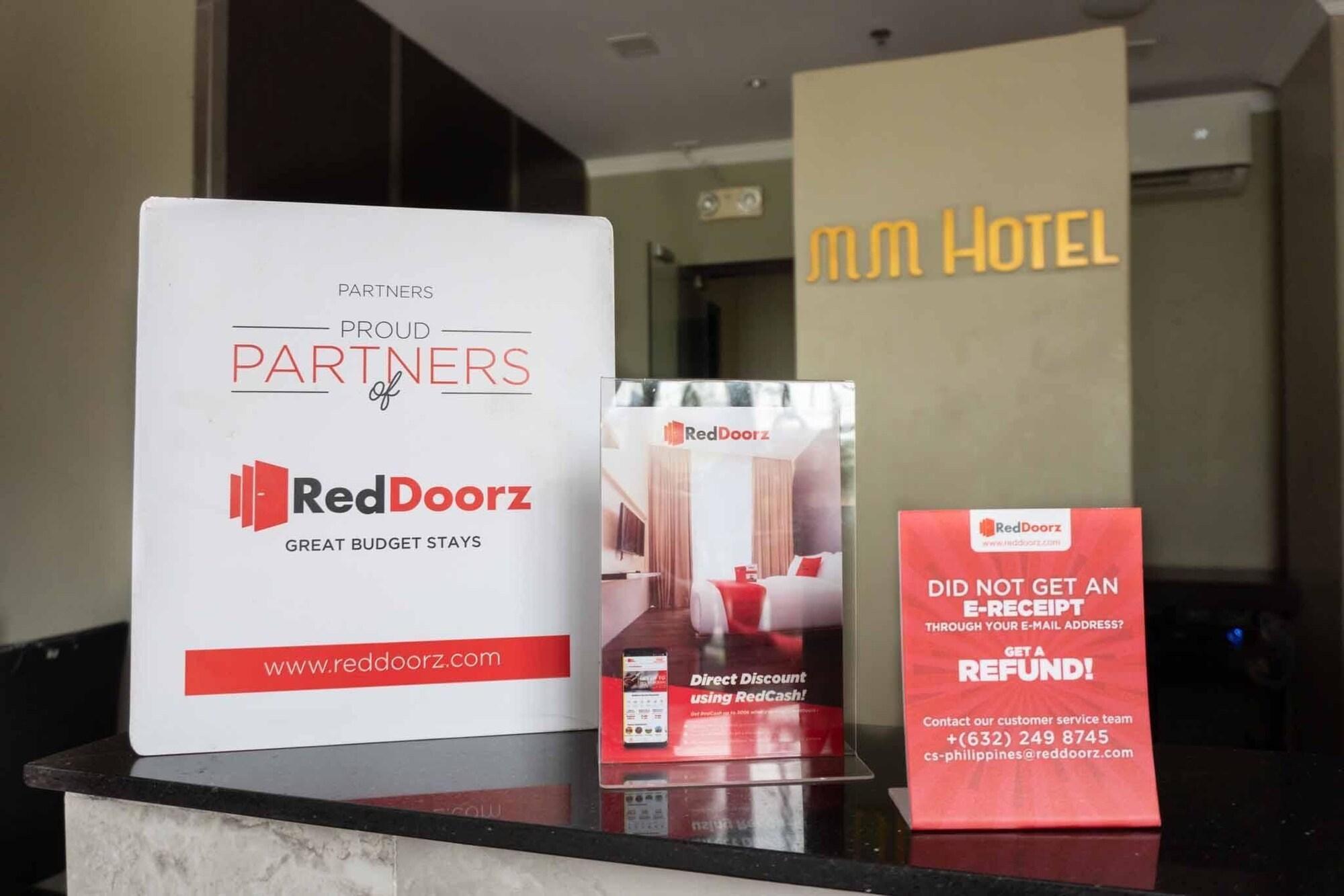Reddoorz Plus At Mm Hotel Las Pinas Former Reddoorz Plus Near Bamboo Organ Exterior foto