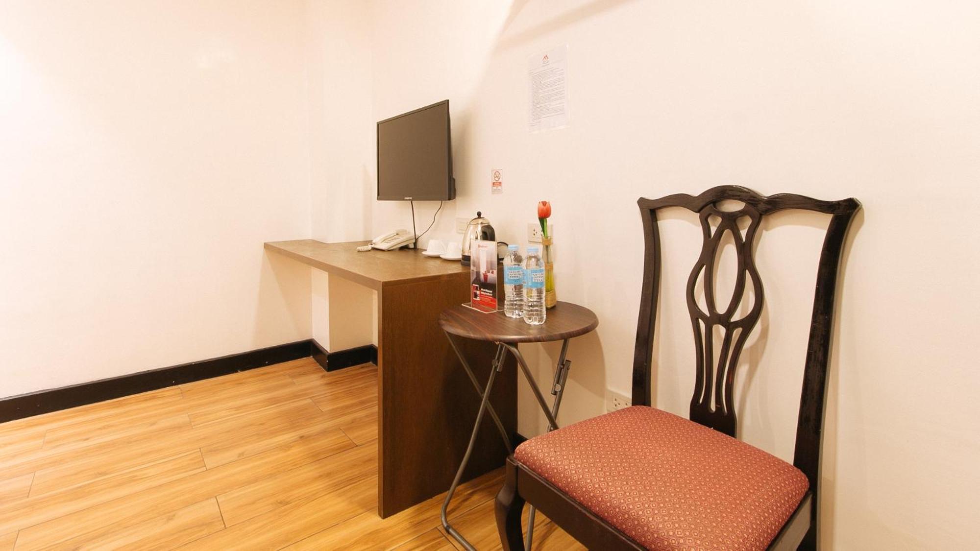 Reddoorz Plus At Mm Hotel Las Pinas Former Reddoorz Plus Near Bamboo Organ Exterior foto