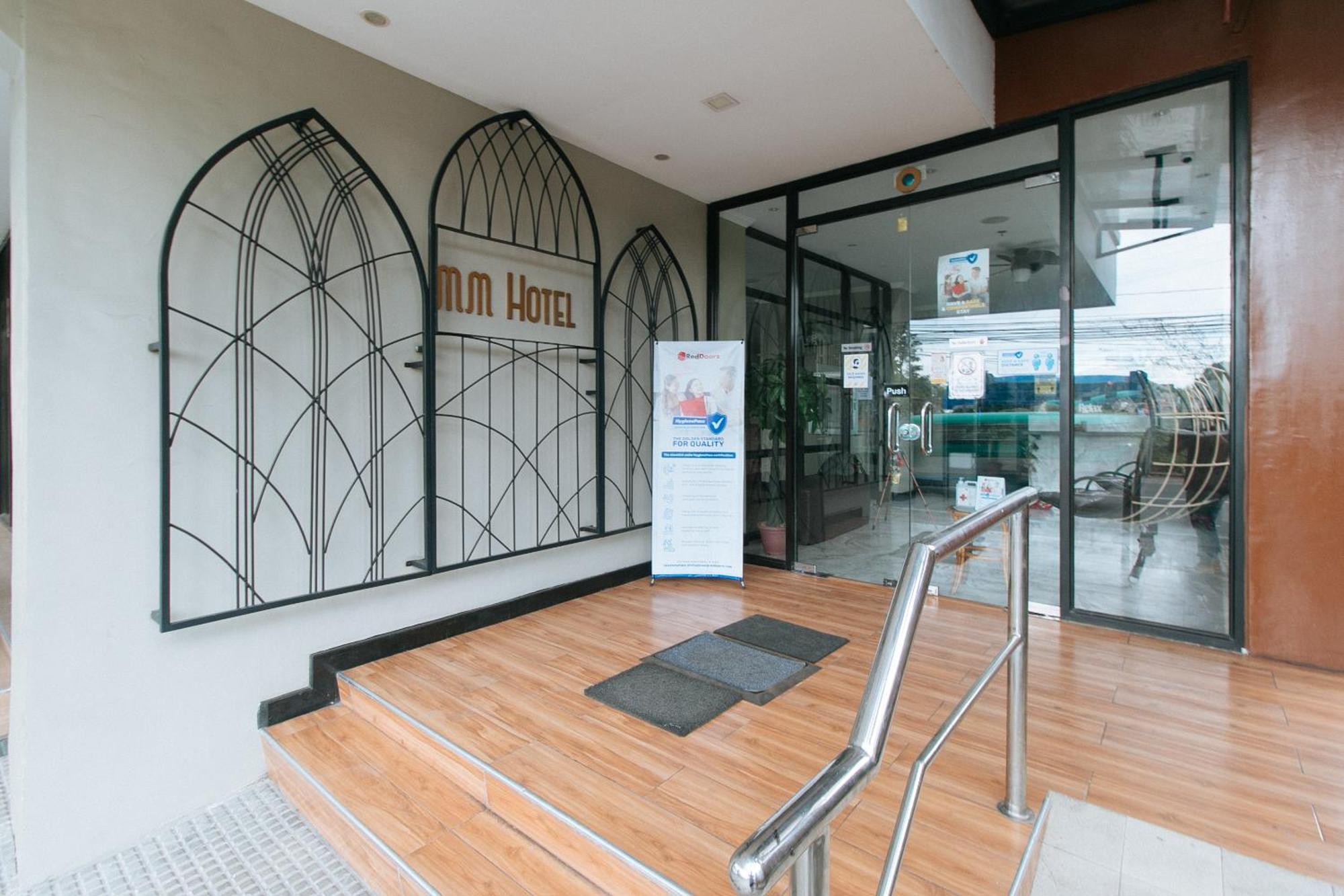 Reddoorz Plus At Mm Hotel Las Pinas Former Reddoorz Plus Near Bamboo Organ Exterior foto